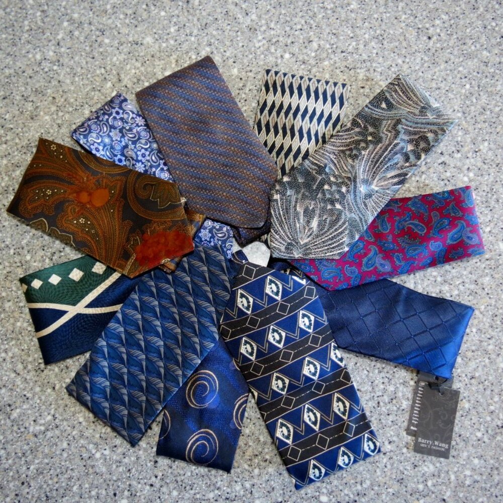 Lot of 11 Men's Neckties/Ties All Have Blues in Them Various Widths & Brands